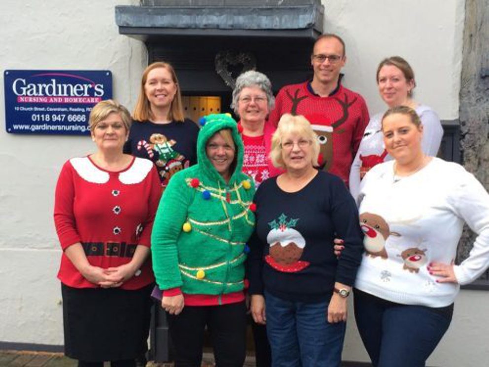 Xmas jumpers 500x375